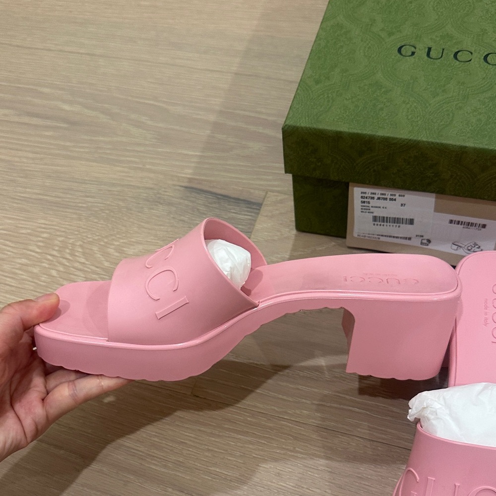 Authentic and brand new with box Gucci Pink Embossed Logo Slide Mules - Picture 4 of 5